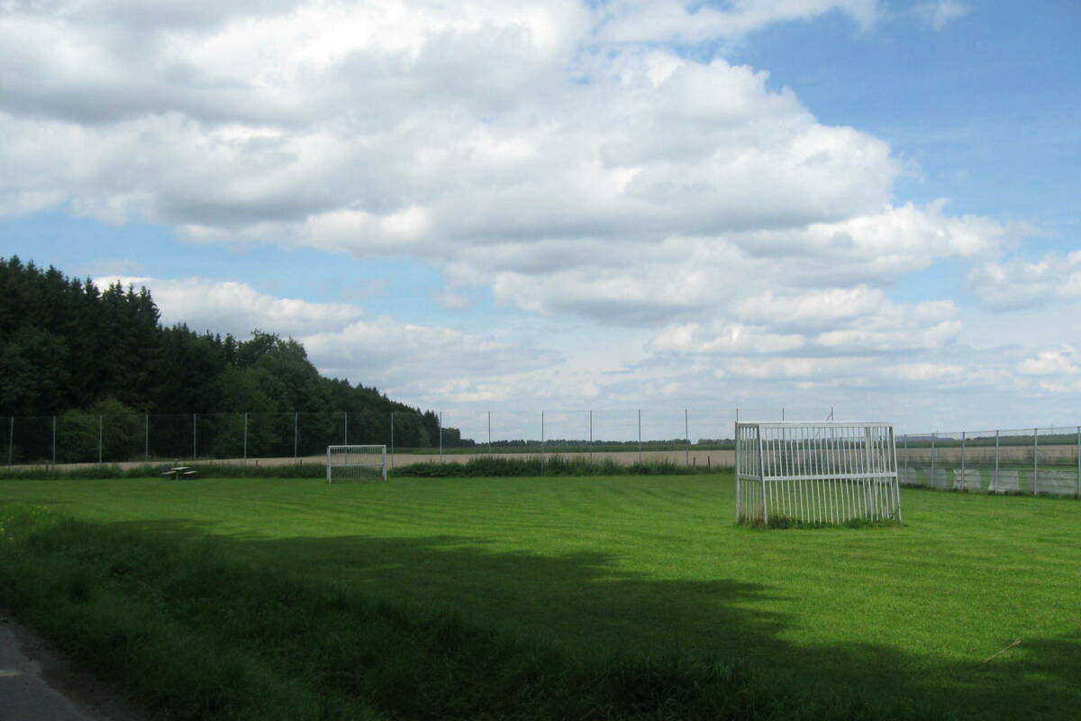 Bolzplatz in der Siedlung