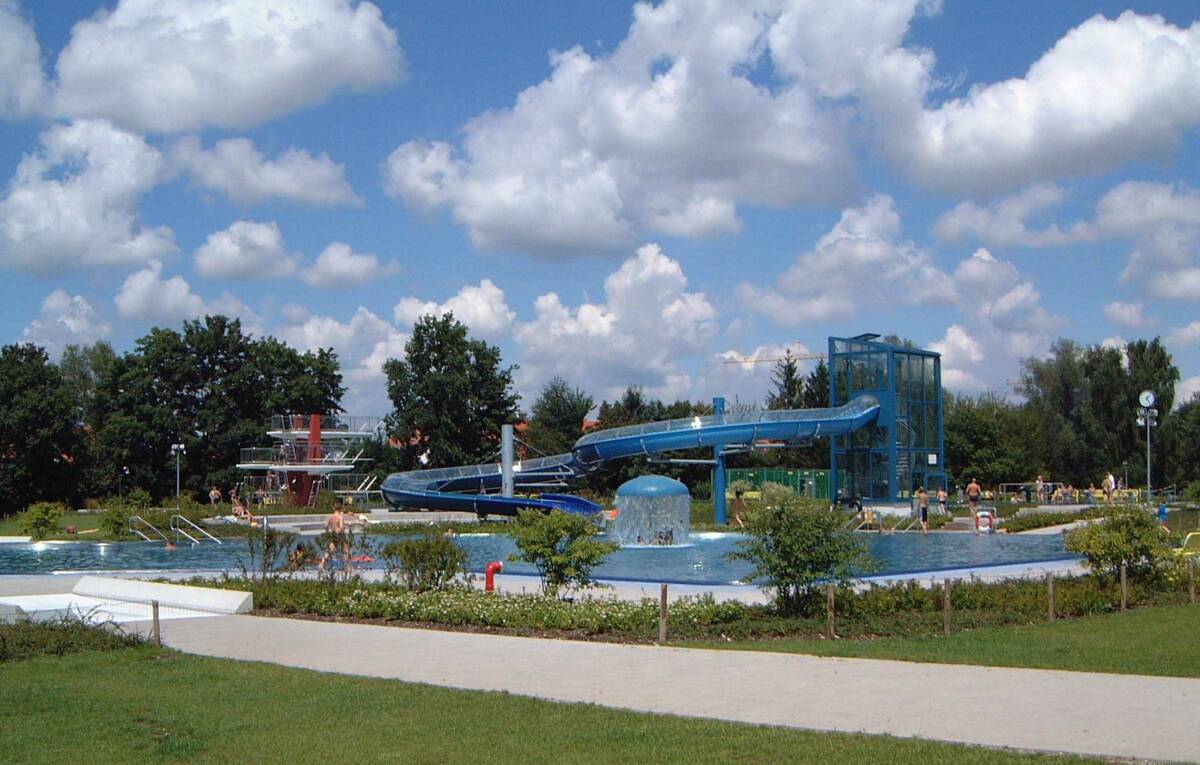 Aquamarin Freibad Erlebnisbecken